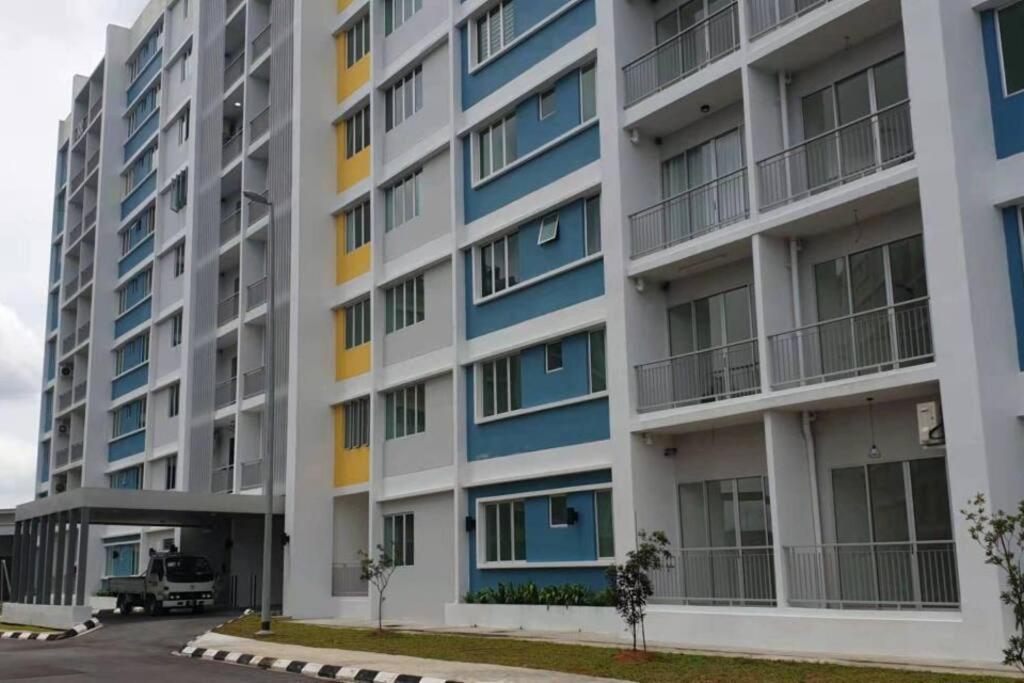 Ike Village Homestay Near With Uitm Kota Samarahan Exterior photo